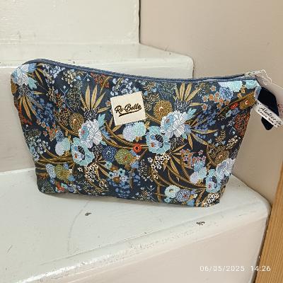 Trousse de Toilette  "RE-BELLE"