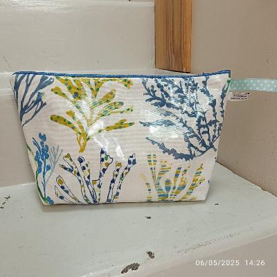 Trousse de Toilette  "Corail Bleu"