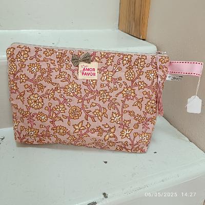 Trousse de Toilette  "AMOR"
