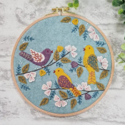 Kit à Broder " Oiseaux et Fleurs" de Corinne Lapierre