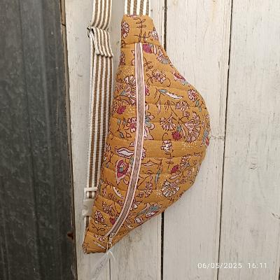Sac Banane MAtelassée curry